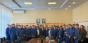 Всероссийский студенческий производственный отряд «КАМАЗ» встретился с руководством завода двигателей