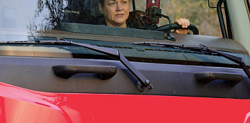 Автомобиль КАМАЗ-54901 задействован в съёмках сериала «Дальнобойщица»