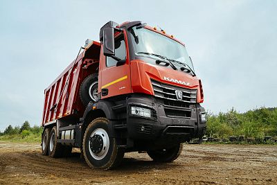 Дорожно-строительная компания протестировала новейший самосвал КАМАЗ-6595