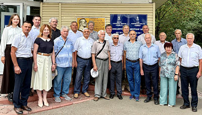 Дизелисты почтили память первого директора Завода двигателей Виктора Поташова