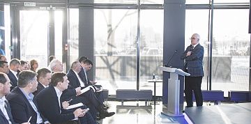«КАМАЗ» посетила делегация во главе с вице-губернатором Санкт-Петербурга Владимиром Княгининым