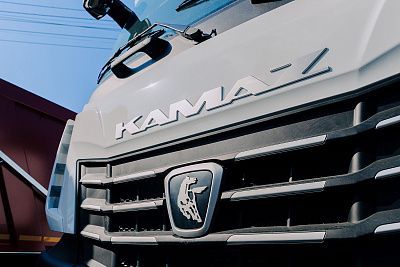 Седельные тягачи КАМАЗ-65659 отгружены крупному дорожному оператору.