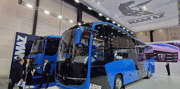 «КАМАЗ» представил на ПМГФ-2025 новый туристический автобус