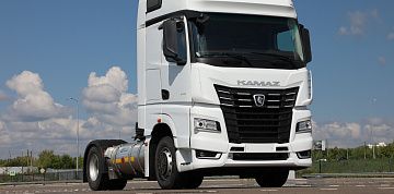 «КАМАЗ» поставил экологичные тягачи поколения К5 в автопарк «Почты России»
