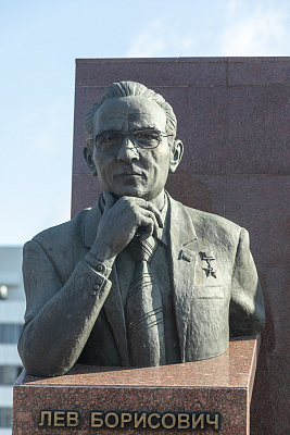 В память о первом генеральном директоре «КАМАЗа»