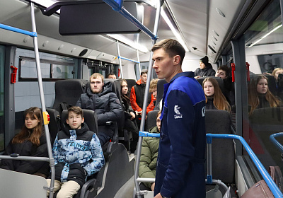 Московских школьников ознакомили с профессиями «СЭТранса