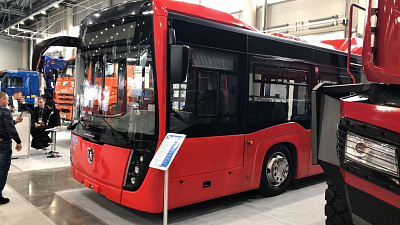 Пассажирская автотехника КАМАЗ на выставке в Казани