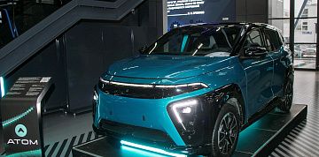 В Визит-центре «КАМАЗа» презентовали автомобиль Атом